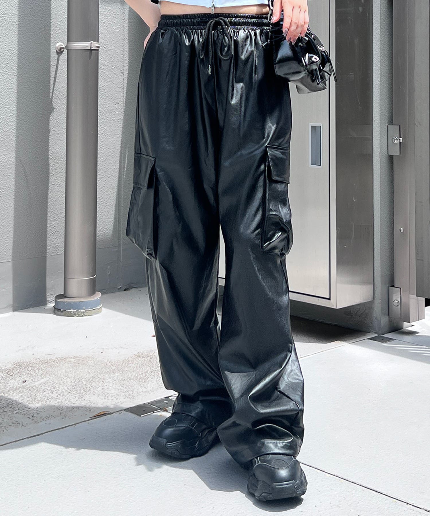 Figments】フェイクレザーカーゴパンツ[品番：WG010091583]｜WEGO