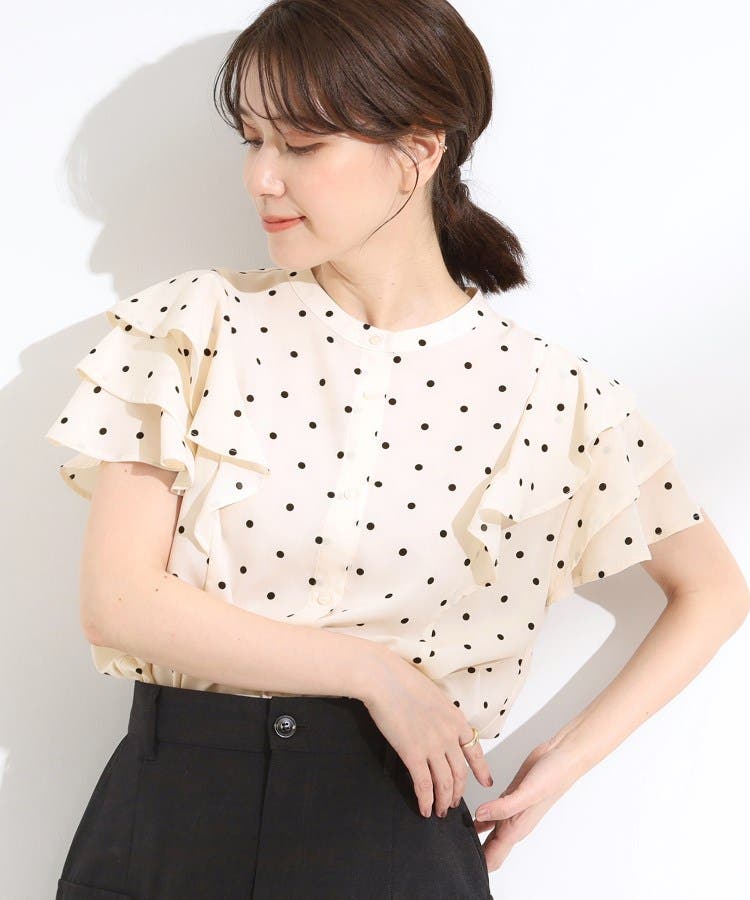 無地/ドット柄】お袖フリルが華やぐ きれいめブラウス[品番