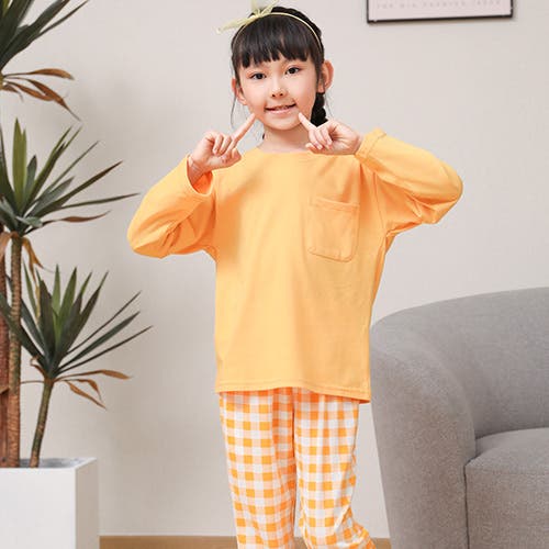 季節の合間を心地よく過ごす、キッズルームウェア