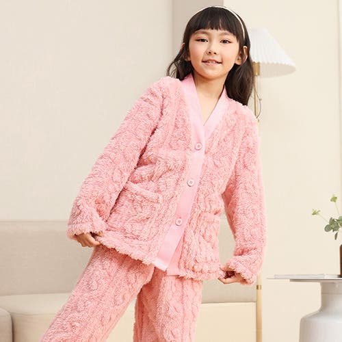 ふわふわもこもこに包まれる、冬のキッズルームウェア