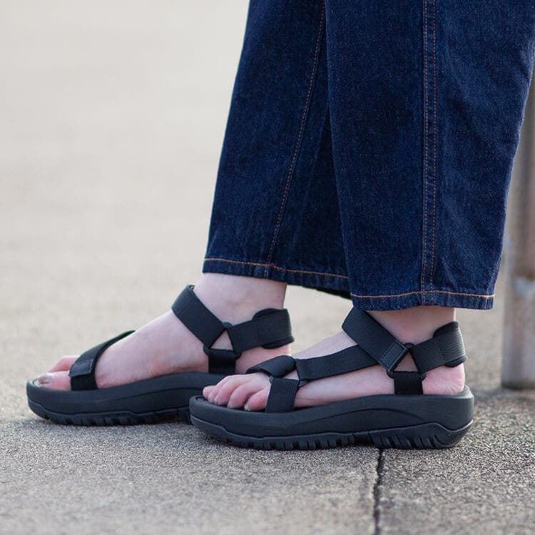 スポーツMIXスタイルに。アクティブな日に履きたいシューズ