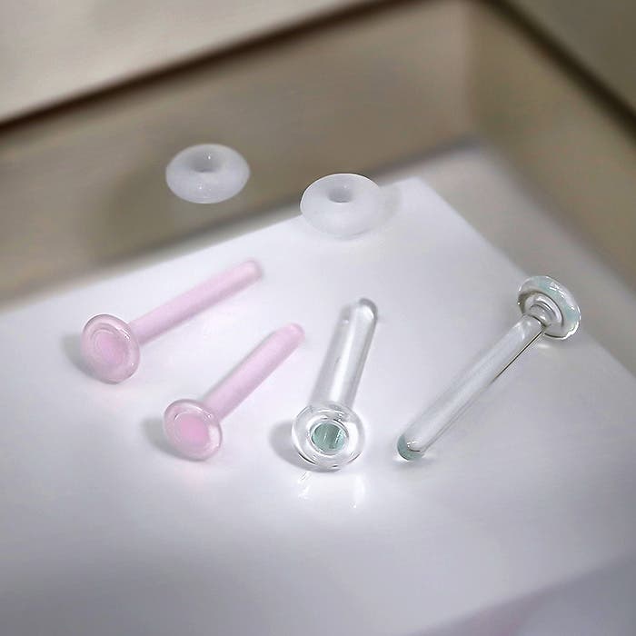ガラスピアス・透明ピアス┃目立たせたくない時の必需品！