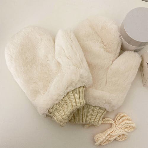 冬の輪郭を整える、首元と手元の名品