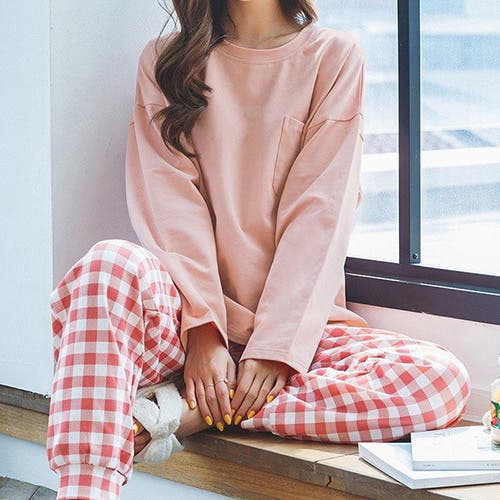 季節の切り替えに選ぶ、軽やかルームウェア