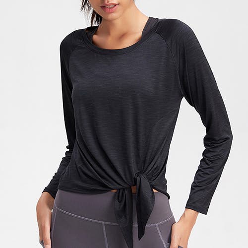 しなやかさを纏う、洗練ヨガスタイル