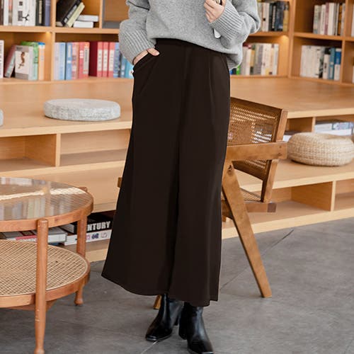 足元から整える、2月のボトムス