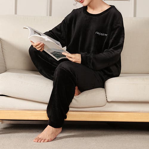 何もしない時間を肯定する、日曜のルームウェア