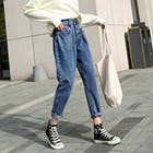 レディースパンツ・ボトムスの種類を解説！特長や着こなし術を知ろう