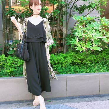 流行のファッションアイテムは #shoplist （  @shoplist_official  ）でプチプラで購入✨
・
オールインワン #ショップリスト  の  #GrowingRich 

花柄ロングカーディガンショップリストの #eeneshop 

サンダル  #エスペランサ 
バッグ  #トリバーチ 

お手頃価格なので普段着ない流行の緑のカーディガンなどチャレンジ出来ちゃう♫
オールインワンも素材も良く通気性もいいので夏にもぴったり！
この前ラーメンの汁をこぼしてもすぐ取れました笑
 #ママコーデ  にもオススメかも✨
２つ合わせて6000円くらいだったので本当にリーズナブル  #ootd   #コーデ  #コーディネート  #オールインワン  #花柄ロングカーディガン   #夏コーデ  #ママファッション  #プチプラコーデ   #プチプラ  #マタニティコーデ  #ラクチンコーデ  #マタニティファッション  #shoplista 