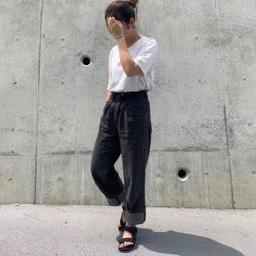 Tシャツ×デニムの定番最強コーデ♪
クラシカルエルフのデニムパンツは脚長効果抜群で履きやすい☺️ .
------------------------------
.
 #Tシャツ 
 #vividlady 
🔍［USA tシャツ］

 #デニム 
 #classicalelf 
🔍［ハイウエストタックデニム］ ------------------------------ . 
 #SHOPLIST   #SHOPLISTA   #LiSTA   #ショップリスト   #ショップリスタ    #プチプラコーディネート   #着まわしコーデ 
 #スポサン  #Tシャツコーデ  #デニムコーデ  #カジュアルコーデ  #低身長コーデ  #フェスコ ―デ #フェスファッション  #rockinjapan  #ロッキン  #ロッキンジャパン 
 #シンプルコーデ  #白T   #デニムパンツ   #スポサン    #スポーツサンダル   @shoplist_official 