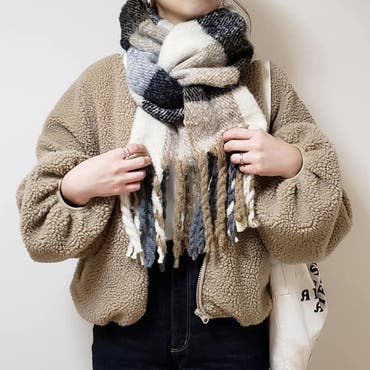 .
.
遅めのpostです♡⃜
.
.
最近仲間入りしたこのストールちゃん💕
ブラウン系のがずっと欲しくて、
これ❢ってやつに出会たよ〜😍
.
お気に入りで最近愛用してる⸝⸝⸝
.
.
 @coca_official_store  のものです⑅
.
.
さてさて、明日から学校も幼稚園も始まって
またバタバタな日々が戻ってくるよ〜😂
みんな頑張りましょーね👐🏻👐🏻笑
.
.
 #ママコーデ  #ママファッション  #ママスタイル  #ママリ  #スナップミー  #30代コーデ  #アラサー  #大人カジュアル  #大人カジュアルコーデ  #いいね返し  #チェックストール  #お洒落さんと繋がりたい  #お洒落な人と繋がりたい  #mamagirl  #mineby3mootd  #shoplista  #shoplist   #code  #hotmamatown   #instagood  #instafashion  #instalike  #locari  #ponte_fashion 