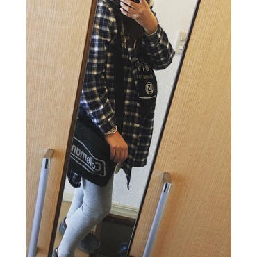 とりあえず毎日家から出る🤪🤪
片付けなんて進みません🤫
全部重たいし自分のだけだいたい出来てるし😂
今日の夕飯は初ペルー料理😕😕
 #今日  #コーディネート  #妊婦コーデ  #ママさん  #ラフ  #カジュアル  #nike  #shoplist  #ugg  #coleman  #gshock 