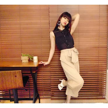 流行の
 #ラテコーデ  🌟
 #pants  のリボンがアクセントになってて可愛い！
白いサンダルと、透け感のあるトップスで  #夏  らしさを出してます！
ヒールじゃなくてスニーカーも合うから
カジュアルに着こなせるね🤗

shoplist_official
lista_official
 #SHOPLISTA  
 #SHOPLIST  
 #shoplista  
 #shoplist  
 #fashion 
 #美蘭   #bass   #bassist   #actor   #artist   #model   #dancer   #photo   #picture    #portraits   #japan   #ファインダー越しの私の世界   #instagramjapan   #screen_archive   #tokyocameraclub   #被写体モデル   #instagramers   #asian   #写真で伝えたい私の世界   #summer 
