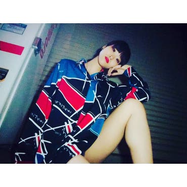 いつもはあんまり着ない #shirt  コーデにチャレンジ！
 #modern  な感じが凄く気に入って購入しました🌟

このシャツに入ってる赤と青は主張し過ぎないから着やすいです！
シャツ＋ショーパン
にしたけど、
シャツ＋ワイドパンツのコーデも可愛いかも乁( ˙ ω˙乁)

安いし、すぐ届くから「新しいファッション」を手ごろに試せるね！

shoplist_official
lista_official
 #SHOPLISTA  
 #SHOPLIST  
 #shoplista  
 #shoplist  
 #fashion 
 #美蘭   #bass   #bassist   #actor   #artist   #model   #dancer   #photo   #picture    #portraits   #japan   #ファインダー越しの私の世界   #instagramjapan   #screen_archive   #tokyocameraclub   #被写体モデル   #instagramjapan   #asian   #写真で伝えたい私の世界 