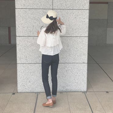 .
SHOPLISTのUVカット麦わら帽子𓅯.
後ろが開いてるデザインなのでポニーテールでも被れますおススメです◯.
眼鏡/帽子/手袋で昼間の外出スタイルがどんどん不審者化𓂅𓂅.
日焼けしても赤くならずすぐ吸収して黒くなるタイプです。
.
.
 #shoplist   #shoplista   #pr   #日焼け対策 