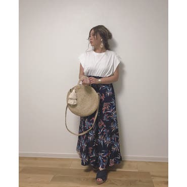 ★★★★★★★★★
 @shoplist_official  での
買い物にハマってます💕😂
 #shoplist  はアイテム豊富で、
さがしやすくてついついポチッと☝️
一目惚れした
 #ボタニカル  柄な
 #マキシスカート  😍
丈感、ボリューム
かわいすぎる〜〜😍
夏にぴったりのアイテム🌴✨
 @sorotto_  さんの歩きやすい
デニムクロスサンダル合わせ💕 👗  @coca_official_store   @shoplist_official    #SHOPLISTA  
 #SHOPLIST 
👚  @uniqlo_ginza   @uniqlo   #ユニクロ  #ユニジョ  #ユニt 
👜  @zara   #zara  👡  @sorotto_    #sorotto_shoes  💎  @chabi222  
 #GU  #gumania  #プチプラ  #ママリファッション  #fashion   #しまむら  #しまパト  
 #ヘアアレンジ  #ママ  #ママコーデ  
 #おしゃれさんと繋がりたい  #シンプル  #着まわし 
 #mamagirl  #シンプルコーデ  #韓国ファッション 
 #ponte_fashion  #r_fashion  #locari   #r_fashion_amb 