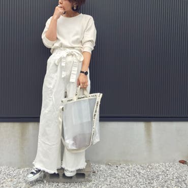 ・
*∞ *
・
ホワイティな一昨日のcoDe
小物は黒で
・
👚 @uniqlo_ginza #ワッフルクルーネックt
👖 @grshimamura 去年の
🛍 @shoplist_official #クリアバッグ #ビニールバッグ
👟 @converse_jp
🖤 @yotsukoro
・
👖ハイウエストだから脚長に見えるのは私だけ?
ぎゅ~ん上げてるけどね🤪
・
これまたもどきな🛍←
@shoplist_official で激安にget💕
トップURLからDLして購入いただけま−す👌🏻
・
・
#shoplist #shoplista #selectshop #webshop #しまパト #ママコーデ #ワントーンコーデ #ホワイトコーデ #ママファッション #ig_fashion #r_fashion #プチプラ #大人カジュアル #大人可愛い #着回しコーデ #韓国ファッション #ビュースタグラマー #スナップミー #お洒落さんと繋がりたい #おしゃれさんと繋がりたい #ショートヘア #mineby3mootd #kaumo_fashion #mamagirl #ponte_fashion #chao_app