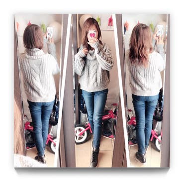  #今日のコーデ  ✨
今日は午後から🏫小学校の学校公開へ💨

あったかかったから、
コート着ないで自転車で行ったら‥🚲
寒かったです((((´=д=｀))))) ﾌﾞﾙﾌﾞﾙ・・
でも教室は暖かかった☺️☀️ *
インフルエンザで学級閉鎖や
早帰りのクラスが増えている中での学校は
出来たら近寄りたくなかったケド‥🤢
でもやっぱり行って良かったです😊
小２次男は見つけたら、まだ嬉しそうに手を振ってくれるお年頃💗
ついでに次男の友だちも手を振ってくれました🤣💗w

小６長男は、気づいていても振り向かないお年頃😑w
でも残り少ない小学生の後ろ姿が見れたのは、

やっぱり嬉しかったです☺️ *
２枚目picの #geox  のスニーカー👟
お正月にお義母さんが履かないからってあげるって😍
頂いちゃいました(*´艸`*)💗
最初娘にって言ってたケド‥
娘がいらないって言うから、私がget(๑•̀ㅂ•́)و✧

サイドが #キルティング  になっていて
かわいい(*ฅ́˘ฅ̀*)💕 春も履けるかな‥☺️🌸 *
極暖を上下着てるので‥
ジーパン👖（特に後ろ姿）がパツパツなのは、
スルーしてください🙈💦  #コーデ   #きょコ   #coordinate   #fashion   #instafashion   #outfit   #ootd   #冬コーデ   #ニット   #ケーブルニット   #denim   #ママ   #ママコーデ   #プチプラ   #プチプラコーデ   #shoplist   #SHOPLISTA   #シンプルコーデ   #スニーカー   #sneaker   #アラフォー   #gu   #gu_for_all   #デニム   #デニムコーデ   #ゆるニット 