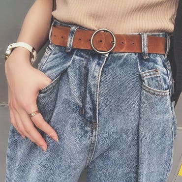📸  #shoplist   #coordinate  👒
*
＊tops： #andme  *
＊bottoms：🆕 #miniministore  *
＊belt： #uniqlo  *
＊watch： #daiso  *
＊ring： #apresjour  *
コーデ紹介💁‍♀️👗💞
シンプルだけどどこかクールな
カジュアルファッションでまとめてみたよ♡
ノースリーブとパンツの組み合わせは本当にキマるから好き🥺
特にこのパンツはおニューなんだけど
めちゃくちゃ形がいいから使い勝手がすごく良いの💭
色違い買おうかまよてる…！
気になった人はチェックしてみてね✨
ベルトの跡が気になるなあ～～
.
.
.
 #shoplista   #pr   #fashion   #model   #ootd  
 #jeans   #casual   #instafashion   #164cm  
 #古着   #古着コーデ    #低身長コーデ   #ファッション   #コーディネート   #おしゃれさんと繋がりたい   #いいね返し  
 #fff   #followme   #follow   #likeforlikes   #instagramer 