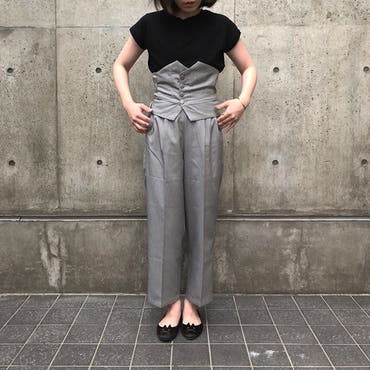 gn✩
・
・
・
今晩の読み聞かせ絵本は
"どろぼうがっこう" と "クリスマスのおばけ"
台詞はなりきる系です📖
私もこのまま寝ちゃいたいけど洗濯物の山💭💭
・
お腹ぽっこり短足むちむちボディですがコルセットのおかげで何だか少しスッキリ見える気がします💭
 #りんたろカメラ 
・
・
thank you by  @dolce .select 
 #dolceselect 
 #セレクトショップdolce 
 #コーディネート 
 #ファッション 
 #ママコーデ 
 #dolceコーデ 
 #PR 
・
・
▶︎フレンチスリーブカットソー
 #SHOPLIST 
 #SHOPLISTA 
 #カットソー 
 @coca_official_store  
thank you by  @shoplist_official 