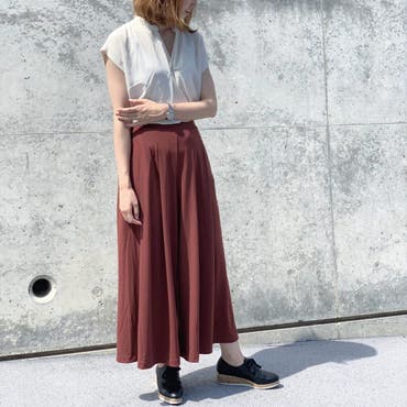 オールシーンで使えるシャツは着回し万能アイテム✨
テラコッタカラーのパンツをあわせて秋っぽく&#x1F330;
.
------------------------------
.
 #トップス 
 #andme 
&#x1F50D;［ とろみ素材シフォンカットソートップス］
.
------------------------------
.
 #SHOPLIST  #SHOPLISTA   #LiSTA   #ショップリスト   #ショップリスタ   #プチプラコーディネート  #着まわしコーデ 
 #シャツコーデ  #パンツコーデ  #テラコッタカラー  #テラコッタ  #秋先取り  #秋先取りコーデ 
 #カジュアルファッション  #大人コーデ  #カジュアルコーデ  #大人カジュアル  #オトナカジュアル  #大人女子コーデ   @shoplist_official 