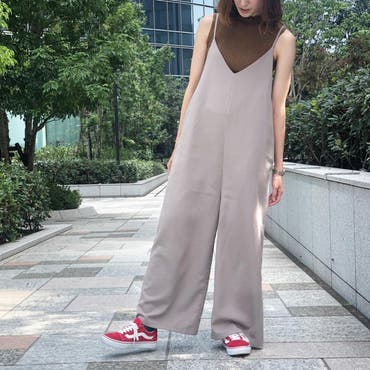 秋カラーとも相性のいいオールインワン&#x1F369;
小物で差し色を入れると、統一感が出てgood❣
.
------------------------------
.
 #オールインワン 
 #andme 
&#x1F50D;［ andme オールインワン］
.
------------------------------
.
 #SHOPLIST  #SHOPLISTA   #LiSTA   #ショップリスト   #ショップリスタ   #プチプラコーディネート  #着まわしコーデ 
 #オールインワンコーデ  #楽ちんコーデ  #楽チンコーデ 
 #vans  #オールドスクール  #ヴァンズ  #スニーカー女子  #スニーカーコーデ  #スニーカー好き 
 #カジュアルコーデ  #大人カジュアル  #秋先取り  #秋先取りコーデ   @shoplist_official 