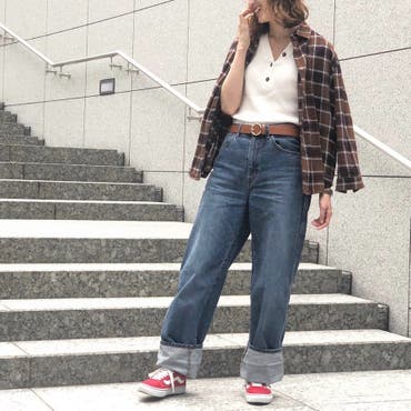 チェックシャツは着回し力抜群❣
ブラウンのベルトや濃いめのデニムを合せてヴィンテージスタイルに&#x1F31F;
.
------------------------------
.
 #チェックシャツ 
 #ReEDIT 
&#x1F50D;［ ReEDIT　チェックシャツ］

 #トップス 
 #kutir 
&#x1F50D;［【kutir】アシメボタンタンクトップ ］

 #ベルト 
 #SHEENA 
&#x1F50D;［ 3cm幅ゴールドリングベルト］
.
------------------------------
.
 #SHOPLIST  #SHOPLISTA   #LiSTA   #ショップリスト   #ショップリスタ   #プチプラコーディネート  #着まわしコーデ 
 #シャツコーデ  #チェックシャツコーデ  #デニムコーデ  #パンツコーデ 
 #vans  #オールドスクール  #ヴァンズ  #スニーカー女子  #スニーカーコーデ  #スニーカー好き 
 #カジュアルコーデ  #大人カジュアル  #秋先取り  #秋先取りコーデ   @shoplist_official 