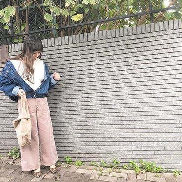 gm!
寝落ちが続き久々のpost...😂😂
運動会も無事終わり、今日は振替休日です〜❤︎
夫👨も休みが取れたのでお出かけ行ってきまーす🙋‍♀️💫
.
.
 #いつコ 
ちょっときれい目にしなきゃいけない日👩🏻‍💼！
＋たくさん歩く日だったのでこのコーデに🙋‍♀️💫
.
コーデュロイでワイドなデザインなのにカジュアルすぎないシルエットがツボ☺️☺️
パンプスはほんとにどんなに歩いても疲れない〜〜‼︎魔法のパンプスです💓
.
ラクチンきれいシューズとラクチンきれいパンツでほんとによかった☺️❤︎
.
.
 #code 
denim jacket  @coca_official_store   @shoplist_official  
tops  @uniqlo   #uniqlo 
pants  @rakuchin_kirei_ru_official  
shoes  @rakuchin_kirei_official  .
.
.
.
.
.
.
 #ラクチンきれいな靴が好き   #ラクチンきれいの輪   #ラクチンきれいアンバサダー   #ラクチンきれいシューズ   #velikoko   #ヴェリココ  #ラクチンきれいパンツ  #ru  #アールユー 
 #ユニジョ   #uniqloginza2018fw  
 #ママ  #ママコーデ  #ママファッション   #プチプラコーデ  
 #mamagirl   #ワッフルt 
 #shoplist   #shoplista 