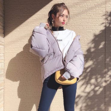 ･
･
･
大好きなネットショッピング
shoplist_official で購入した
お洋服が届いた〜💓
･
･
今回は3点購入したので後々紹介していきます🙌
･
1個目はこのグレーのダウン🖤
いとは身長あるけどSサイズで丁度いい‼️
ダボッと着れるからお尻も隠れるし暖かかった女子の味方🍑😂
･
･
他にもいろんな色があったけどピンクも可愛かったな☺️💕
･
･
･
･
 #shoplist   #shoplista   #down  
 #ダウン   #グレー   #ootd   #gu   #h &m  #ネットショッピング 