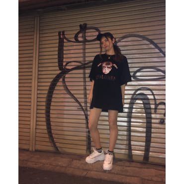 ･
･
･
･
(○｀ε´○) な 女の子のTシャツ。笑
･
･
オーバーサイズが可愛くて買いました❤️
いと169cmだけどダボッと着れて嬉しい🥺🥺🙏（笑）
･
･
トップス ▶︎スニーカー ▶︎  @shoplist_official  ･
･
 #ootd   #girl   #tシャツ   #ワンピース  
 #shoplist   #shoplista   #instagood 