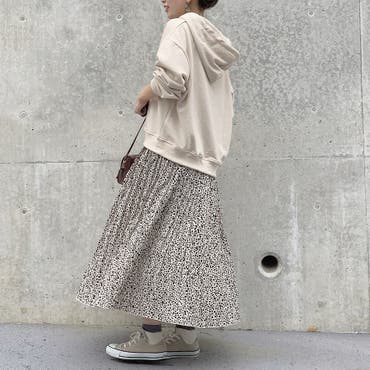 キーネックパーカーで大人カジュアルコーデ♡
秋カラーが可愛いミニショルダーもこれから大活躍間違いなし🍁🍁
.
------------------------------
.
 #パーカー 
 #futierland 
🔍［ futier land キーネック パーカー ］

 #ショルダーバッグ 
 #shopnikoniko 
🔍［ shopnikoniko レザー ショルダーバッグ ］
.
------------------------------
.
 #SHOPLIST  #SHOPLISTA   #LiSTA   #ショップリスト   #ショップリスタ   #プチプラコーディネート  #着まわしコーデ  #ベージュコーデ  #ベージュ族  #パーカーコーデ  #パーカー女子  #ショルダーバッグ  #秋カラー  #ブラウンコーデ  #大人カジュアル  #カジュアルコーデ  #スニーカー  #スニーカーコーデ  #スニーカー女子   #コンバース女子   #コンバースコーデ   #レオパードスカート   #プリーツスカート   #フーディー  
 @shoplist_official 