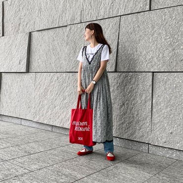 後姿も可愛いVネックのレースワンピースが主役🦄
夏はタンクトップで合わせたい！🌈 .
------------------------------
▽トップス
 #縁取りレース花柄ジャンパースカート 
 #coca  .
▽ピアス
 #ヴィンテージ風フープピアス 
 #creamdot 

商品はタグ付けからCHECKしてね🕊
------------------------------
.
  #SHOPLIST   #SHOPLISTA   #LiSTA   #ショップリスト   #ショップリスタ   #shoplist_ootd   #プチプラ   #プチプラコーデ   #インスタコーデ    #プチプラコーディネート   #着まわしコーデ   #インスタファッション   #コーデ   #コーディネート  #fashion   #outfit   #ootd   #code   #coordinate   #コカ   #クリームドット   #ワンピースコーデ   #花柄ワンピース   #カジュアルコーデ   #バレエシューズコーデ   @shoplist_official 