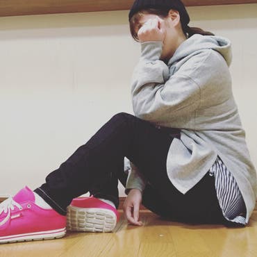  #今日の私  ・
・
・
今日も変わり映えないコーデ🤪💓ストライプシャツ気に入り過ぎて、春まで待てなくてチラ見せばかりで着ています🙋‍♀️💕
ショートかロングかってストーリーに答えてくれてありがとでーす💓💓💓
たぶん切る😚つもり？笑
残念な事に明るめカラーは了承してもらえなかったので、落ち着いたカラーにする🤣
めたんこ明るめカラー似合うのよ、私。 #興味ないとか言わないで  ・
・
・
・
 #今日のコーデ   #今日の服   #きょコ   #アラサーコーデ   #大人コーデ   #大人カジュアル   #シンプルコーデ   #3kidsmama   #mamafashion   #mamacode   #shoplista   #gu   #globalwork   #reebok   #お洒落さんと繋がりたい 