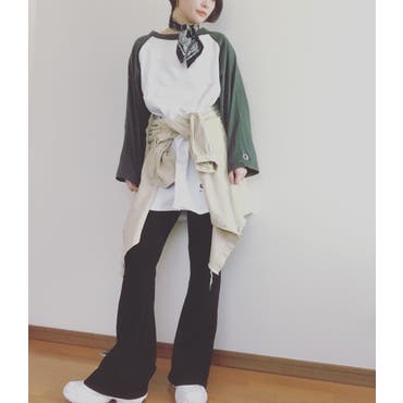  #今日の私  ・
・
・
いやー、いつもの感じ🙈💕笑
もう爪取ったよ笑笑笑
そして、頭さっぱりでいいんだけど朝起きた時すんごい事なってるから結構な確率で #朝シャン  
逆にこれはめんどいな。笑
そー言えば、この前パパと買い物行った時にゴルフが好きなパパがゴルフウェア買ってたんだけど、 #パーリーゲイツ  って良い値段するやん？
上から下まで買ってたから一言ついつい。
👩「こんなに可愛い格好して、めちゃくちゃ下手ってコントやんね？」
🧔「うるせくね？」
👩「、、、、、ファー！！！」
店員さん爆笑。
パパ恥ずかしそうだった💓
こんな嫁でごめんだよ笑 
ついついね笑 うちのパパは #格好から入るタイプです  
 #ギャップがすごい  
格好はいいのに、ゴルフはまだまだ笑
あっ🤭これは悪口じゃなくて可愛いパパなんだよって話しでした🙈💕
昔はザ、昭和なタイプで、女はこうで、男はこうあるべき。みたいなタイプで、まぁがこの世で1番嫌いなタイプでした笑
基本女のくせにとか言う人嫌い🙈
でも、お前って呼ばれるのすきな人笑
めっちゃ矛盾👩💕笑
そんなパパも今では、したい事させてくれるし、家事、育児してくれるようになった！ただ、まだまだ言わないとしないけど笑 言えばするんだから充分！
イライラもするけど、変わらずだぁぁぁいすきなパパ👨笑
なんとなくパパの話ししたくなった今日この頃。笑
・
・
・
・
 #今日のコーデ   #今日の服   #きょコ   #ママコーデ   #シンプルコーデ   #大人カジュアル   #ショートヘア   #ootd   #code   #mamacode   #mamafashion   #3kidsmama   #shoplista   #champion   #auntirosaholiday   #wego   #お洒落さんと繋がりたい 