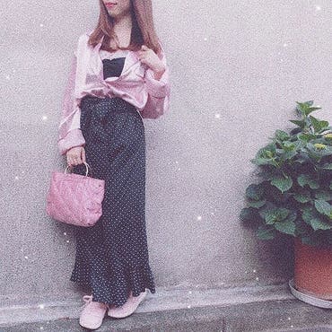.
今日のお気に入り #RIRI_code  ♡ camisole & bag ➺  #SHOPLIST   #ショップリスト 
satin shirt ➺ virgin
pants ➺ ？？？
shoes ➺ puma
.
ショップリストでのネットショッピングにはまっててふたつ買っても5000円くらい✌️✌️
プチプラ最高〰️
かわいければ 全てよし 
.
 #SHOPLIST  #ショップリスト  #SHOPLISTA  #コーデ  #今日のコーデ  #ootd  #fashion  #古着  #vintage  #pink  #cute  #かわいい  #coordinate  #身長148せんち 