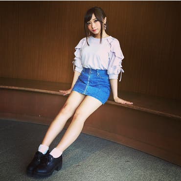 ⋆* ⁑⋆*ﾟ.*･ﾟ
SHOPLIST  @shoplist_official  
でスカートとイヤリングGET🙌
.
色んなブランドがあるから比べたりもできるし自分が欲しいものが見つかるからめちゃ便利です❣️
.
色んなトップスに合わせやすいデニムスカート欲しいなって思ってて、
SHOPLISTですぐ見つけられたし
.
ハートのでかめのイヤリングも欲しいなってずっと思ってて
アクセサリー屋さん巡ったりしたんだけど見つからなくて諦めてたら
SHOPLISTにあったから即GETした💓
しかもめちゃくちゃ可愛い😭
.
SHOPLISTオススメなので是非使ってみてください✨
.
.
.
.
 #SHOPLISTA   #SHOPLIST    #イヤリング   #スカート   #デニムスカート   #LIZLISA   #INGNI   #スカートコーデ   #coordinate   #ootd   #コーディネート   #コーデ   #今日のコーデ   #instafashion   #春コーデ   #サロンモデル   #サロモ   #salonmodel   #ファッション   #ヘア   #ミディアム   #ロブ   #PR 