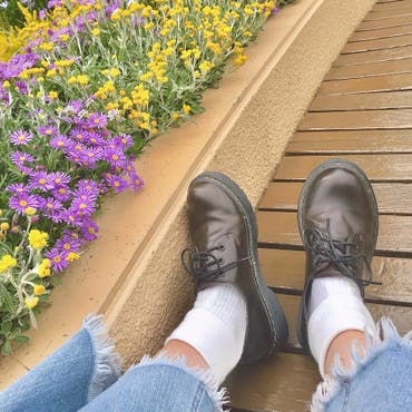 
______ ❁﻿.﻿
﻿
2019 . 5 . 9﻿
﻿
___ .﻿
﻿
お行儀悪くて﻿
ごめんなさい ☁︎﻿
﻿
___ .﻿
﻿
花柄のシャツ で﻿
花壇 のとこで 撮影 。﻿
﻿
襟 の ホワイト と﻿
靴下 の ホワイト ☝︎﻿
﻿
ベルト の レッド と﻿
カバン の レッド ☝︎﻿
﻿
何気に 合わせてみた☺︎﻿ 今年の サングラス
どこで買おう 。○
___ .﻿
﻿
 #instagood   #instafood   #instalike ﻿
 #フィルター越しの私の世界 
 #photo   #picture   #いいね返し ﻿
 #カメラ好きな人と繋がりたい ﻿
 #today   #code   #今日のコーデ ﻿
 #iitd   #kicks   #足元倶楽部   #手元倶楽部 ﻿
 #shop   #SHOPLISTA ﻿
 #プチプラ   #flower   #white   #red ﻿
 #お洒落さんと繋がりたい ﻿
 #サングラス   #selfi 