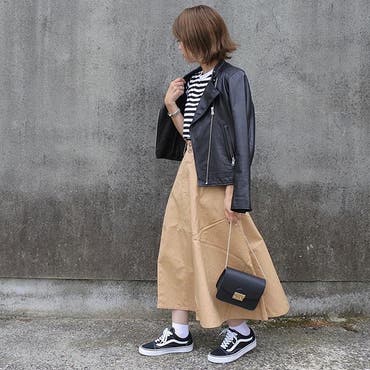 ↪︎
・
・
ウエストボタンが可愛いチノスカート💃🏼
 @shoplist_official  でお得にGET✧
・
・
今日は次女さん遠足🌱
雨予報やから延期かな𓀡
・
・
お弁当に何入れる？って聞くと
いっつもミートボールって言います👧🏻
・
・
もうちょい手作り感出させて
・
・
jaket// #spickandspan   @spickandspan_jp  
tops// #agnesb   @agnesb_officiel  
skirt// #coca   @coca_official_store  
shoes// #vans   @vans 
・
・
 #shoplist   #shoplista   #ショップリスト   #simple   #fashion   #ootd   #outfit   #todayscode   #todaysoutfit    #アニエスベー   #しましま   #ボーダー   #チノ   #チノスカート   #ライダース   #ライダースジャケット   #vansoldskool   #ponte_fashion   #beaustagrammer   #スナップミー   #ビュースタグラマー   #mineby3mootd   #ootd_kob   #4yuuu 