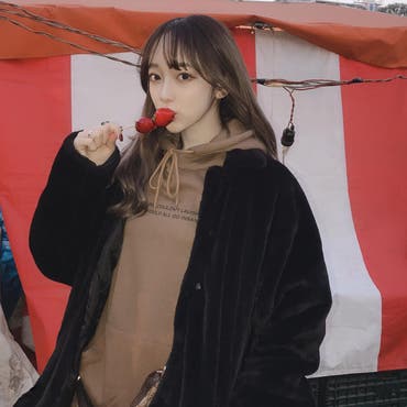 今日は初詣行ってきたよん⛩皆はもう行った？？大好きないちごあめ~🍓♡