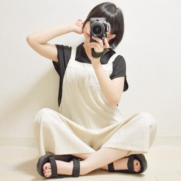 .
全身プチプラでナチュラルコーデ。
.
.
.
.
.
shoplist_official さんのMEGASALEで全身  #1万円コーデ  組んでみました。
.
.
小物も含めて今回は、5点で6000円以内に収まりました。かなりお手頃で有難いです。個々のアイテムの値段やサイズは下の方にまとめて載せてます。
.
.
バッグは上手く写せなかったので、立ち画の方で着用しています。見えにくいのですが、さり気なくイヤリングもつけてます。
.
.
.
.
.
MEGASALEは7/8(月)までなので、気になる方はお早めにチェックしてみてくださいね。
.
.
実は1万円で2コーデ分揃えたので、もう1コーデも後日載せますね。
.
.
 #pr 
.
.
.
.
.
.
ご質問、ご感想など、お気軽にコメント頂けたら嬉しいです。
.
.
.
.
.
< SHOPLIST >
.
トップス : and Me
￥1,474 / Mサイズ / ブラック
.
サロペット : lagemme_ ￥1,675 / フリーサイズ / アイボリー
.
サンダル : YUMEX
￥1,020 / Sサイズ / ブラック
.
バッグ : Miniministore
￥541 / ブラック
.
イヤリング : marcydorn
￥225 / ゴールド
.
.
.
.
.
.
🎧 ネクライトーキー / めっちゃかわいいうた
.
.
.
.
.
🐱 #てんすた  🐱
.
.
.
 #SHOPLIST   #SHOPLISTA   #shoplist   #shoplista   #プチプラ   #プチプラコーデ   #ゆるコーデ   #低身長コーデ   #メンズライク   #ボーイッシュ   #ナチュラルコーデ   #韓国ファッション   #サマーニット   #フレンチスリーブ   #サロペット   #ロンパース   #ビッグシルエット   #リネンパンツ   #スポーツサンダル   #着回しコーデ   #おちびコーデ   #邦ロック好きな人と繋がりたい   #古着好きな人と繋がりたい   #いいね返し   #黒髪ショート   #黒髪ボブ   #ネクライトーキー 
