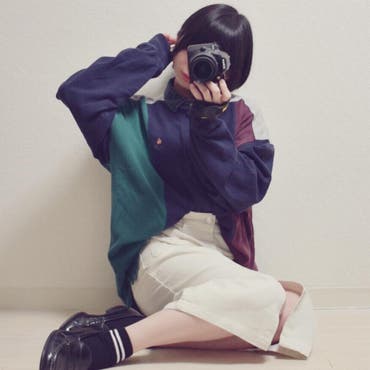 .
古着×プチプラのスカートでカジュアルコーデ。
.
.
.
.
.
トップスのラガーシャツは、最近はゲットしたお気に入りの古着で、
スカートは、 shoplist_official で見つけたプチプラアイテムです。
.
.
.
オーバーサイズのメンズシャツも、フロントインするときゅっと印象が締まりますね。
.
.
.
今回は付けていないんですが、有難いことにスカートにはガチャベルトも付属していたので、これからたくさん活用したいです。
.
.
.
今年はIラインのタイトめなロングスカートが主流だと思うので、トレンドライクなシルエットが可愛くて好きです。
.
.
.
.
.
ご質問、ご感想など、お気軽にコメント頂けたら嬉しいです。
.
.
.
.
.
.
 #ラガーシャツ  : 古着 ( gant )
 #ロングスカート  : retrogirl_official ( shoplist_official )
 #ローファー  : haruta_official_ .
.
.
.
.
.
🎧 King Gnu / Prayer X
.
.
.
.
.
🐱 #てんすた  🐱
.
.
.
 #古着mix   #古着コーデ   #古着女子   #フルジョ   #フリクロ   #retrogirl   #タイトスカート   #shoplist   #shoplista   #低身長コーデ   #ガーリーカジュアル   #カジュアルコーデ   #プチプラコーデ   #今日のコーデ   #きょコ   #ファッション   #古着好きな人と繋がりたい   #お洒落さんと繋がりたい   #おしゃれさんと繋がりたい   #ootd   #いいね返し   #フォローミー   #黒髪ボブ   #マッシュショート   #kinggnu 