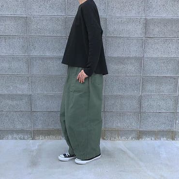 ・
・
・
・
・
Aラインのシルエットがツボすぎる♡
・
・
後ろにタックもあります
・
・
20%オフのときに買ったので
お値段 千円とちょっと
 #そもそも元値が安い 
・
・
・
・
・
 #今日の服   #今日のコーデ   #コーデ   #コーディネート   #着画   #ママコーデ   #シンプル   #プチプラ   #ヒザデルパンツ   #ニードルス   #コンバース 
 #お洒落さんと繋がりたい  
 #お洒落な人と繋がりたい  
 #code   #coordinate   #outfit   #simple   #fashion   #mamafashion   #shoplist   #needles   #converse 