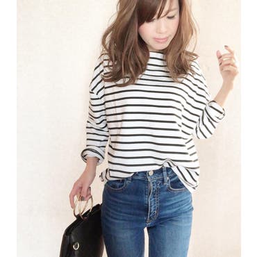 .
春が近づくとボーダー着たくなる😊
.
ボートネックにたぽっと袖のドルマリン
大好きが詰まったカットソー❤️
.
シンプルにデニムと合わせたけど
いろんなアイテムと合わせたいなぁ💕

 @shoplist_official  さんでGETした
 @coca_official_store  さんのです
.
.
 #ママ  #アラフォー  #アラフォーママ  #ママコーデ  #シンプルコーデ  #プチプラコーデ  #カジュアルコーデ  #大人カジュアル  #おチビコーデ   #おちびの輪   #150cmコーデ  #ボーダー  #ボーダートップス  #ボートネック   #カットソー  #デニム  #スキニー  #ゆる巻き  #ミディアムヘア  #お洒落さんと繋がりたい   #shoplist   #shoplista  #coca  #sly 