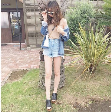 .
.
.
前回のプリの  #ootd  🌼
.
この #topsとサングラスは   @shoplist_official  さんにプレゼントして頂きました💙
夏にタンクトップは大活躍するよね🤤🌺
はやく夏来ないかな〜〜 😍😍🌴🍻
タグ付け見てね🏷
.
.
.
 #SHOPLIST   #SHOPLISTA   #shoplist   #tops   #emoda   #me   #code   #私服   #レイカの私服   #ootd   #instafashion   #instahappy   #instalike   #instagood   #instalove   #instapic   #instadaily   #ff   #fff   #f4f   #l4l   #like4like  #친스타그램 #찍스타그램 #팔로우 #맞팔 #선팔