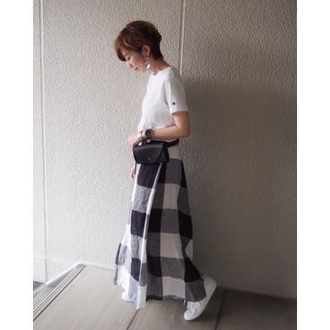 お気に入りのブロックチェックに
シンプルT
・
流行りのウエストポーチを  @shoplist_official  さんでGET☺︎♪
・
・
違う色もあって
全部可愛かった♡
・
アクセントになっていい感じ♪
・
トップス☞ #ienaslobe   #champion  
スカート☞ #beautyandyouth   #unitedarrows  
バッグ☞ #SHOPLIST  
靴☞ #adidas  
ピアス☞ #ariesmirage 
—✴︎—✴︎—✴︎—✴︎—✴︎—✴︎—✴︎—✴︎—✴︎—✴︎—✴︎—
 #wear   #wear更新   #fashion   #cordinate   #ootd   #mineby3mootd   #おしゃれさんと繋がりたい   #大人カジュアル   #ショートヘア   #ショートボブ   #ブロックチェック   #ウエストポーチ   #スタンスミス   #スポーツミックス    #SHOPLISTA   #ロングスカート   #夏コーデ   #シンプルコーデ   #バッグ   #モノトーンコーデ   #プチプラ 