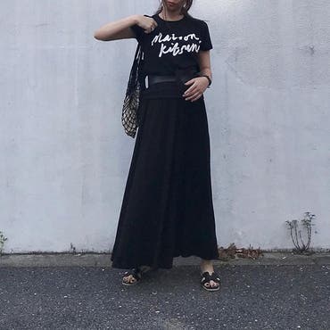 ────────────
☻ ☻ ☻
.
軽くて動きやすくて長さを選べるスカート
 #coca    #ロングスカート 
と
去年モデルより履きやすくなったサンダル
 #titivate    #フラットスクエアベーシックサンダル 
.
どちらも
 @shoplist_official  にて。
.
おろしたてだけど、どこの？って早速聞かれました♩◦．
.
他にも今すぐ着れるたくさんのアイテムがお安くなってるので是非チェックしてみてください ✔︎✔︎✔︎
.
─────────────────
 #outfitoftheday  #fashion  #instafashion  #black  #maisonkitsune  #filt  #mineby3mootd  #shoplist  #shoplista  #pr 
 #シンプルコーデ  #プチプラコーデ   #ブラックコーデ  #大人カジュアル  #ロゴt  #キツネ  #フレアスカート  #フラットサンダル  #ネットバッグ  #ウエストマーク  #ワイドベルト 