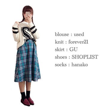 .
.
.
coordinate 👗👑
.
retro × school girl code
.
丸襟のブラウスとチェックのスカートでレトロ感を出して大きめの数字のロゴとローファーでスクール感を出してみました🏫🎓
ポイントはニットがビックサイズなのですべてinせずに前だけinしてる所💡
私がよくやるやつです(笑)
今回は幼さを出すためにアクセ全く付けないコーデでその代わりおさげにしました🎀
相変わらずジム行く前はすっぴんなのでチークとリップのみ💄
.
この丸襟ブラウス何度見ても可愛いからお気に入り😍
もっと着てあげなきゃ!!
.
.
#fashion #ootd #outfit #coordinate #style #instafashion #instagood #model #code #follow #followme #instafollow #hair #make #makeup #portrait #shoplista #ファッション #コーディネート #コーデ #ヘアアレンジ #モデル #メイク #ヘアスタイル #フォロー #いいね #お気に入り #ポートレート #プチプラコーデ