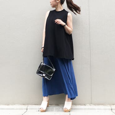 20180513 #今日のコーデ #今日の服
*
#とんこーで
*
*
上下 @coca_official_store コーデ💛
(もちろん、このあとは、上にパーカー着てますw今日は寒い😂)
*
*
#モノトーン ◇◆に差し色も楽しい🎶
*
*
母の日ですねー。
我が幼稚園は各家庭の事情があるからなのか、『お母さん』というものに焦点を当てずに制作をしてプレゼントとして持って帰ってきました😊
*
*
みんなの母の日ストーリーを見てると、なんかいいなぁーとちょっと思ったり😂
主人は「え、君は俺の母親じゃないでしょ?」という理由から基本毎年何もしません💨
まぁそうなんだけどさ。。。ちょっと淋しいぜ🤣
*
*
*
tops, skirt: ( @coca_official_store )
sandal: ( @randa_pic )
bag: ( @mystic_pr )
pierce: (@___luumii )
watch: ( @henrywatches )
*
*
#SHOPLIST #SHOPLISTA #ショップリスト #ファッション #coordinate #シンプルコーデ #プチプラコーデ #着回しコーデ #mamagirl #ootd_kob #ponte_fashion #大人カジュアル #ママファッション #大人ファッション #アラサーコーデ #30代ファッション #ハンサム女子 #きれいめカジュアル #モノトーンコーデ #chao_app #園ママコーデ #リラックスコーデ #coca #ロングスカート #モノトーンコーデ