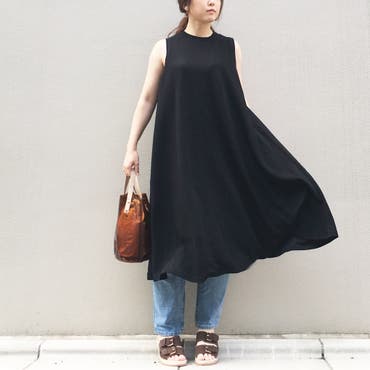 20180630  #今日のコーデ   #今日の服 
*
 #とんこーで 
one-piece: ( @coca_official_store  )
denim: ( @gu_for_all_  )( @gu_global  )
sandal: ( @fabbyfabby_tokyo  )
bag: ( @fifth_store  ) #fifthtl 
*
*
あれ、6月が終わる😱😱😱
*
*
大好きな  @coca_official_store  のワンピース❤️
重めのストンとしたラインで、動くとふんわりする感じがたまらなく可愛い✨
*
*
お揃いの子が何人かいて嬉しい💕
*
*
※今ショップリスト  @shoplist_official  覗いたら、メガセールで¥1300とかになってた😍白も欲しいんだよなぁ〜。。。
*
*
*
 #SHOPLIST   #SHOPLISTA   #ショップリスト   #ファッション   #coordinate   #シンプルコーデ   #プチプラコーデ   #着回しコーデ   #mamagirl   #ootd_kob   #ponte_fashion   #mineby3mootd   #大人カジュアル   #ママファッション   #大人ファッション   #アラサーコーデ    #30代ファッション   #ハンサム女子   #きれいめカジュアル   #モノトーンコーデ   #chao_app   #園ママコーデ   #リラックスコーデ   #coca   #休日コーデ   #モノトーンコーデ 