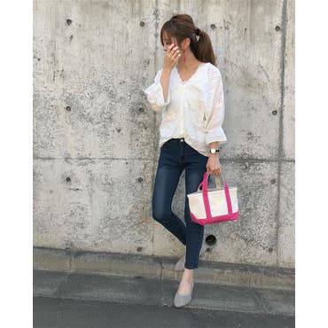  #コーデ  ☺︎*☆
tops▷  @coca_official_store   @shoplist_official  
bottom▷  @reedit_official   @shoplist_official  
watch▷  @danielwellington  
bag▷  @llbean  
accessory▷  @happymomentbynh 
・
ブラウスもデニムも  @shoplist_official  さんにてget❤️
ここのサイトだけで、たーくさんのブランドのお洋服や小物などが購入できるのでとっても便利😍✨
しかもお安い👌
見ていてとっても楽しいですよ〜♬❤︎♪
・
バッグはお友達から出産祝いのいただきもの👜💕
ピンクが可愛い💓
末っ子に持たせるのが楽しみだ😆
・
今日は一日中グラウンドの日でした🏃⚽️🌪
みんな頑張っててかっこよかったなぁ😎✨
・
 #SHOPLIST   #SHOPLISTA   #ファッション  #fashion   #ootd  #coordinate   #コーディネート   #instafashion  #instalike   #fashion  #followme   #instagood   #プチプラ  #今日の服  #ママコーデ  #きょコ  #ママファッション  #mama  #お洒落さんと繋がりたい  #春コーデ   #code  #coordinate  #style   #stylepoint   #コーデ  #プチプラコーデ   #今日の服  #今日のコーデ 